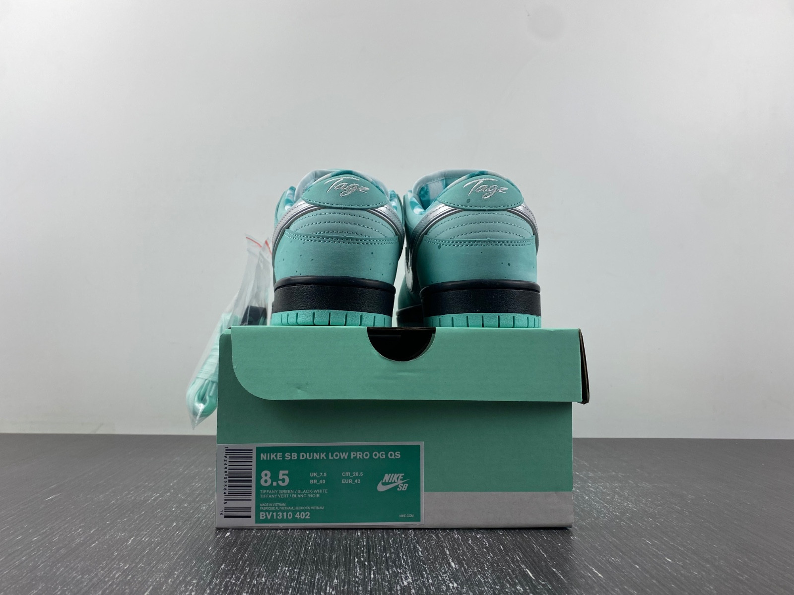 concepts x T*f*ny co. x nike sb dunk low bv1310-402