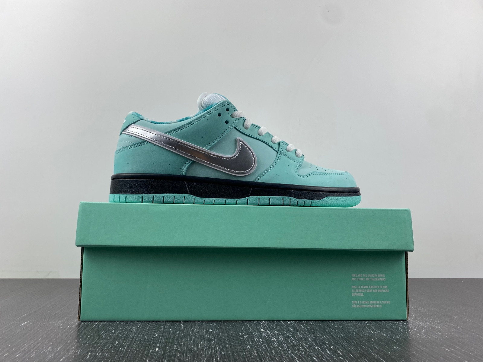concepts x T*f*ny co. x nike sb dunk low bv1310-402