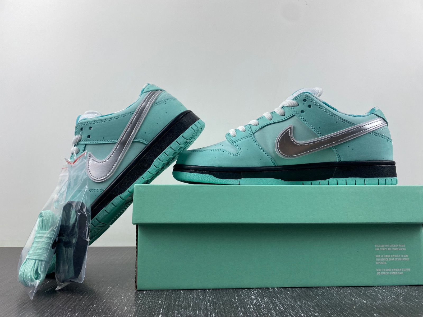 concepts x T*f*ny co. x nike sb dunk low bv1310-402