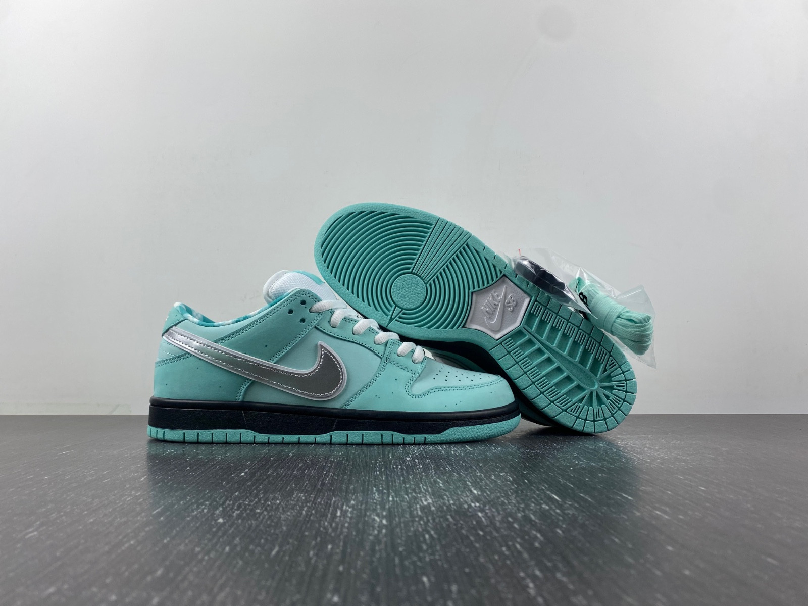 concepts x T*f*ny co. x nike sb dunk low bv1310-402