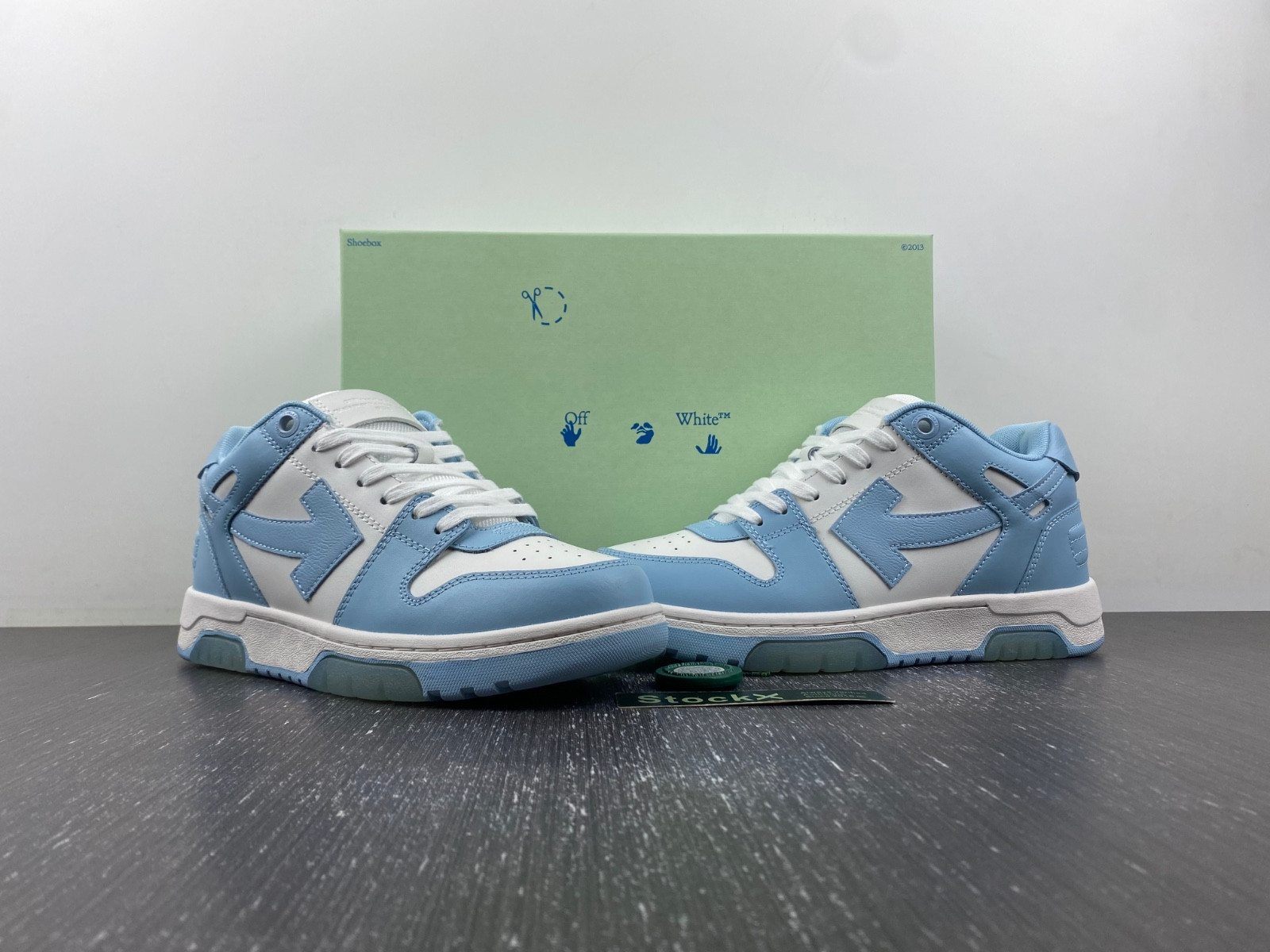Off-White c/o Virgil Abloh