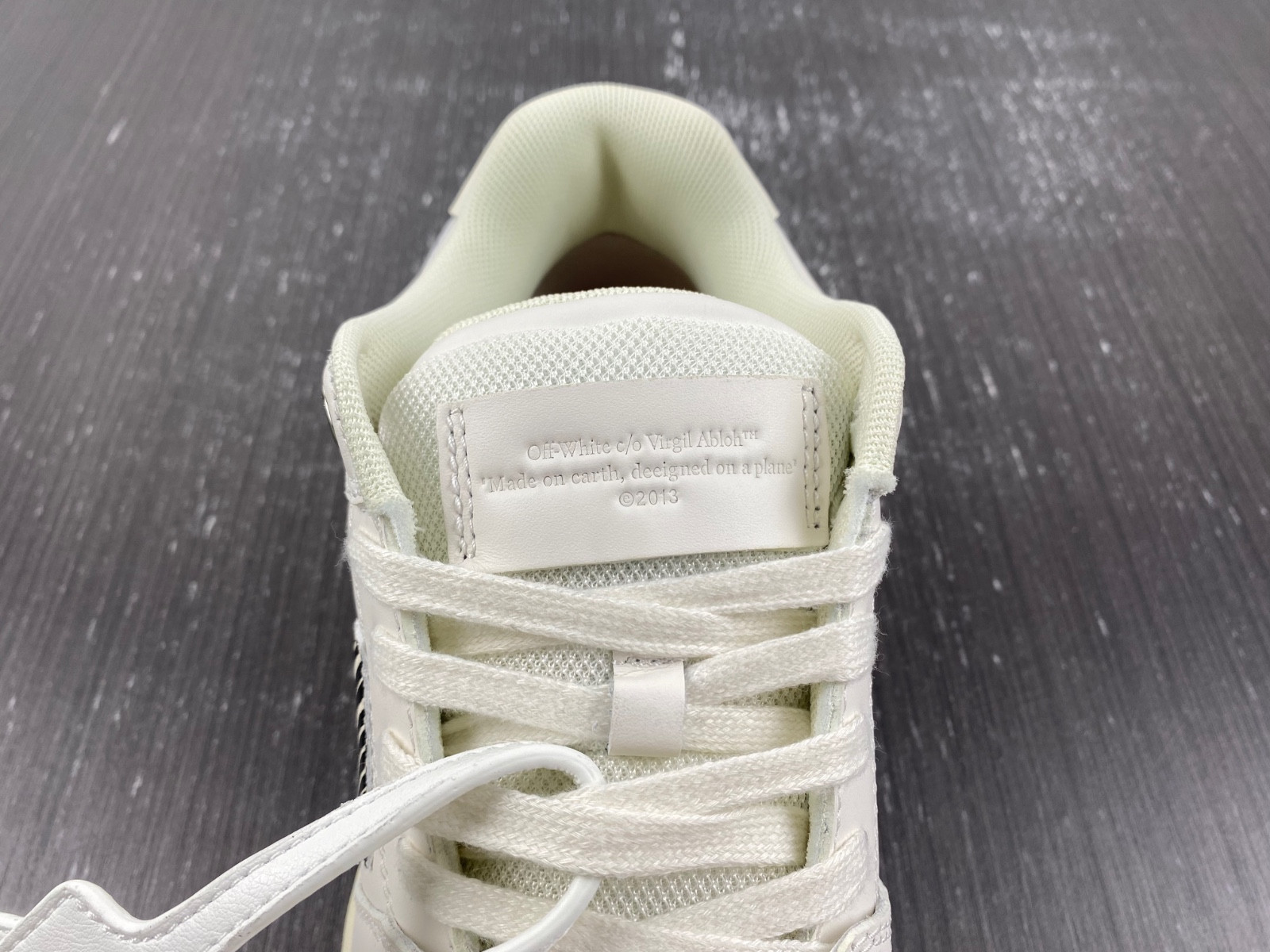 Off-White c/o Virgil Abloh
