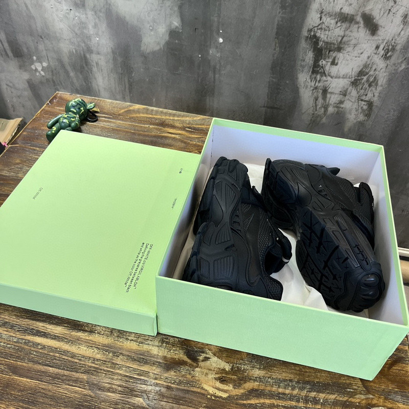 Glove Slip On in black
