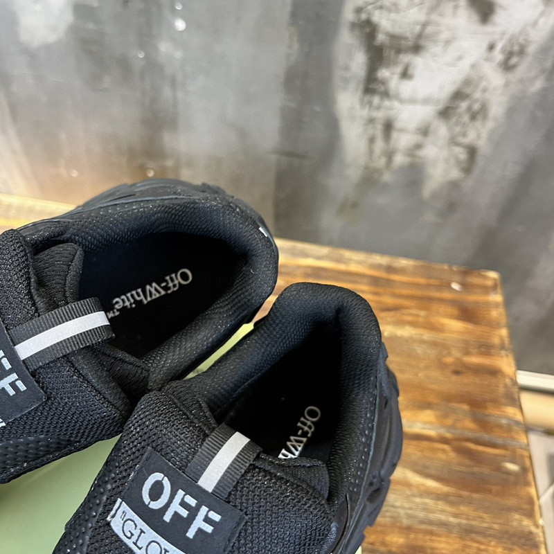 Glove Slip On in black