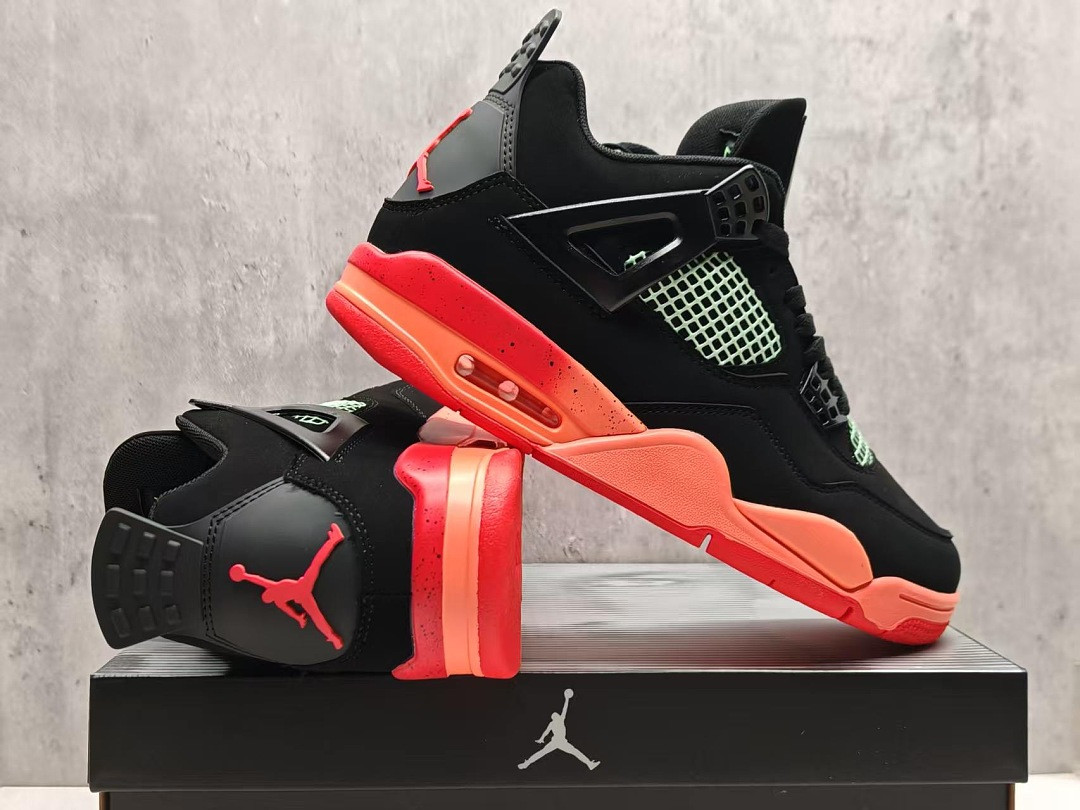 Air Jordan 4 Retro