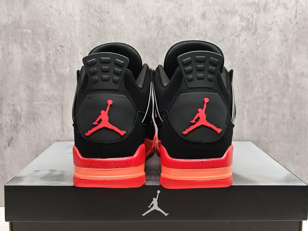 Air Jordan 4 Retro