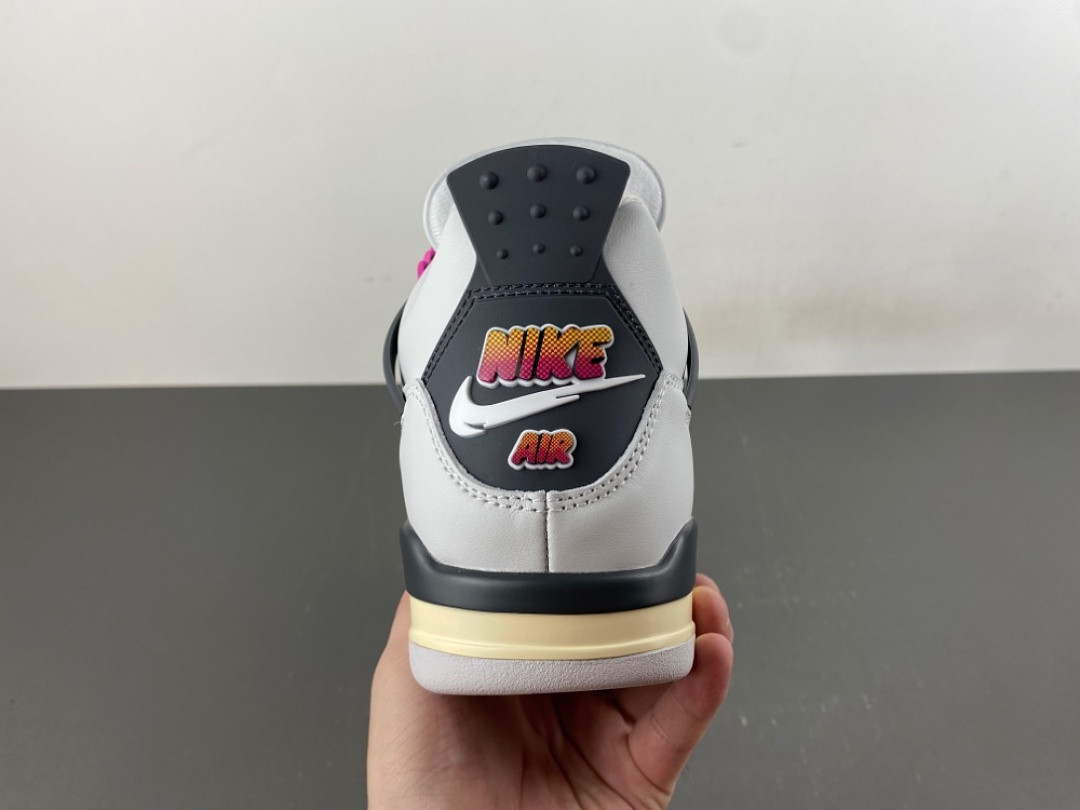 Air Jordan 4 Retro