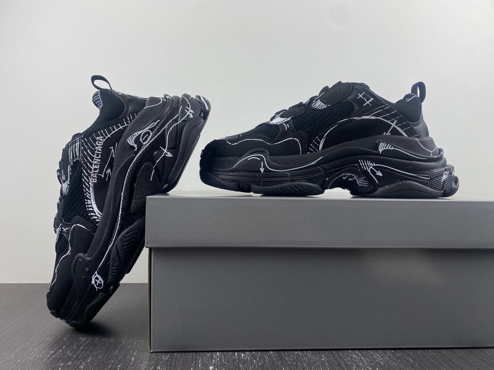 Ba*len*cia*ga triple s 536737 w2fw6 0102