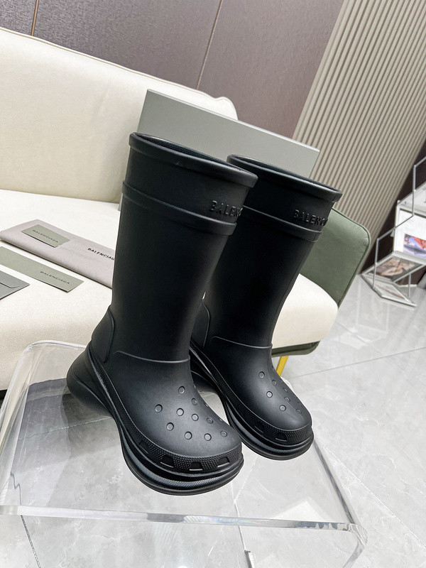 Ba*len*cia*ga x crocs boot black