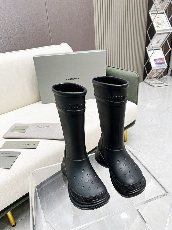 Ba*len*cia*ga x crocs boot black