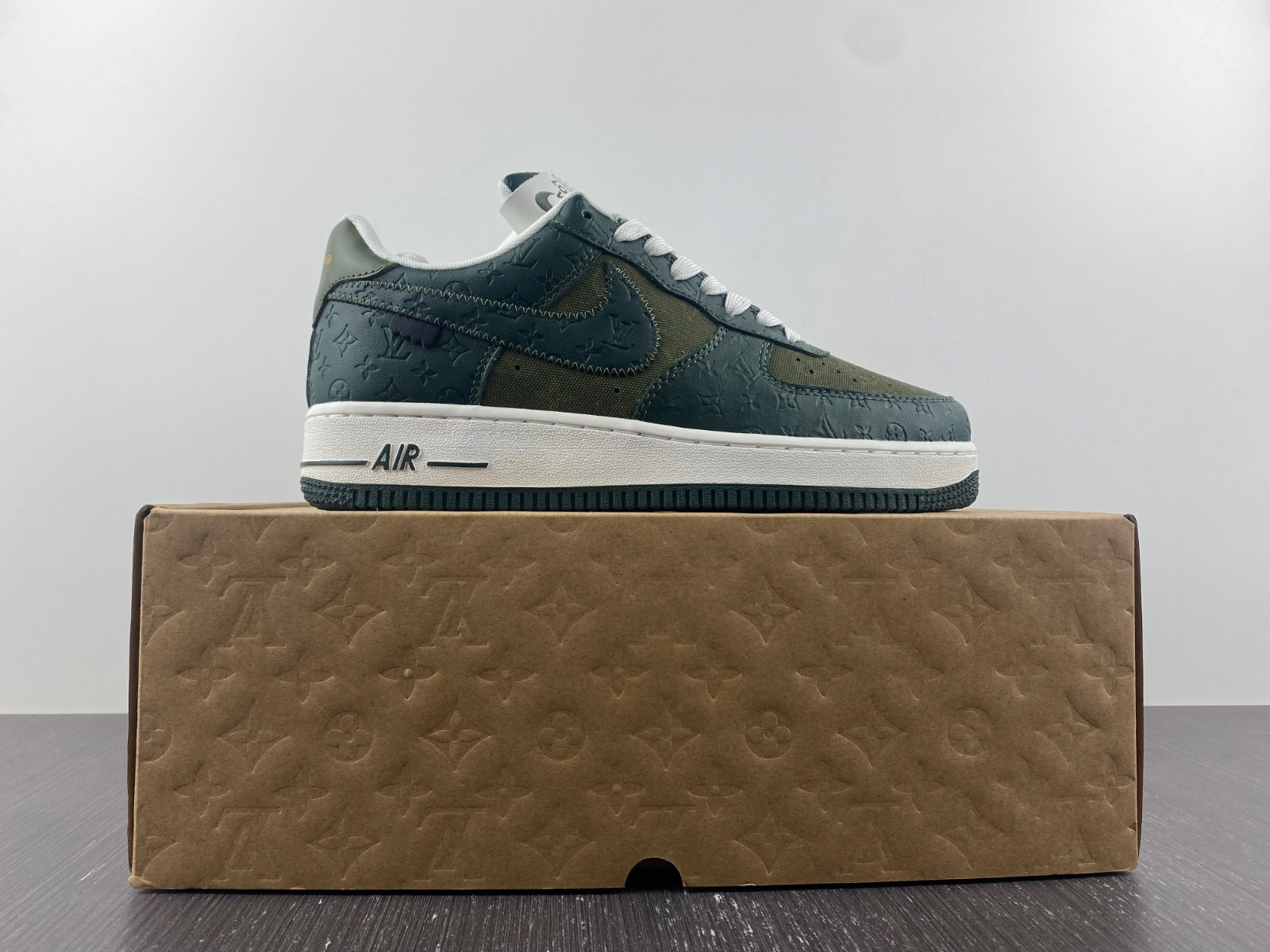 NIKE AIR FORCE 1 LOW BY VIRGIL ABLOH