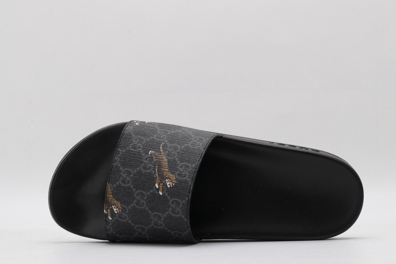 GUC LEATHER SLIDE