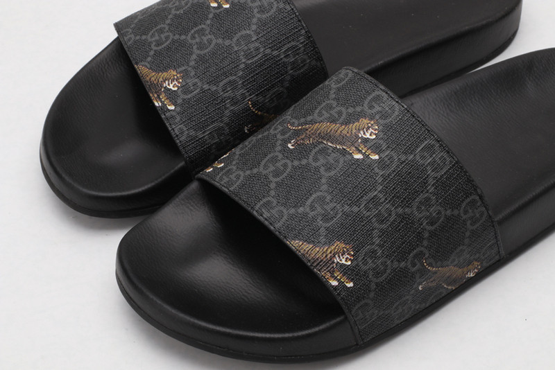GUC LEATHER SLIDE