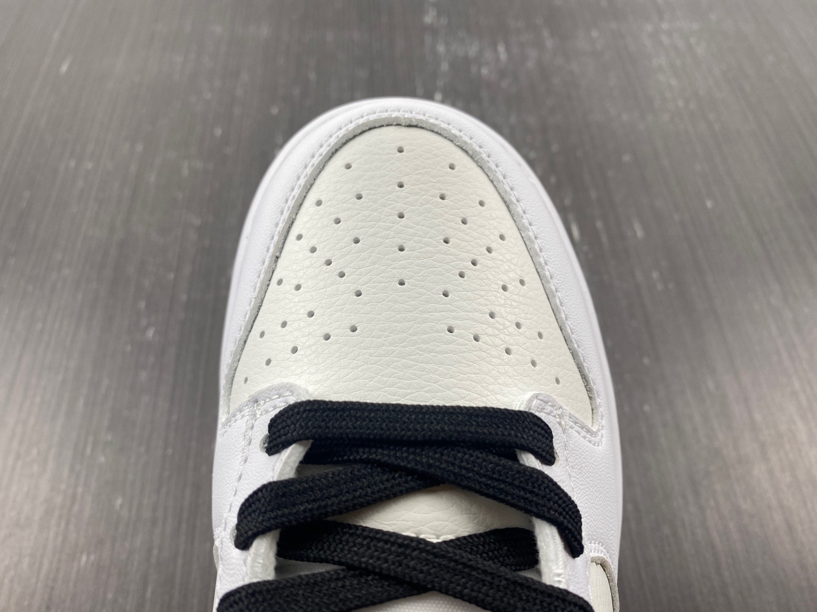 Nike Dunk Low Reverse Panda DJ6188-101