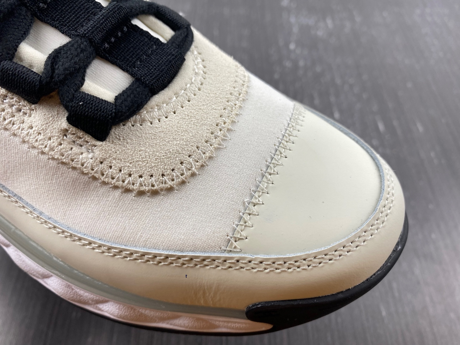 CHA_NEL SNEAKERS