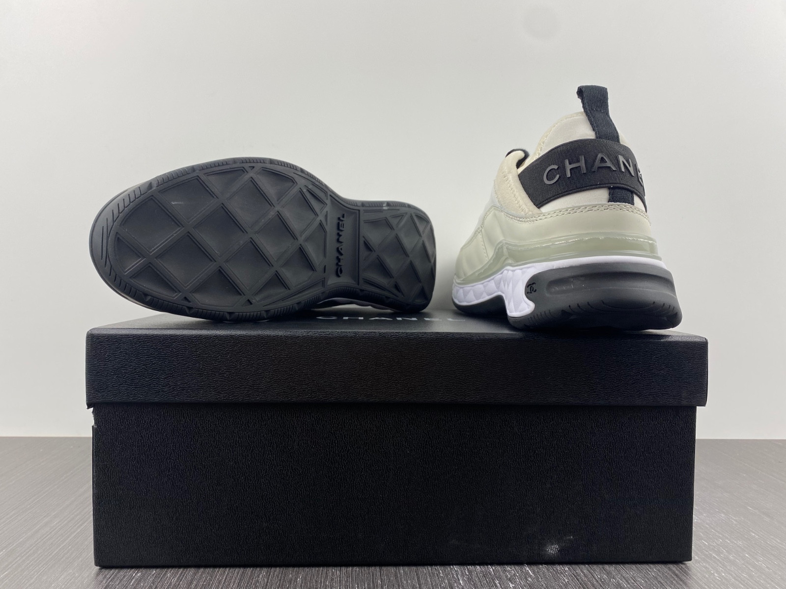 CHA_NEL SNEAKERS