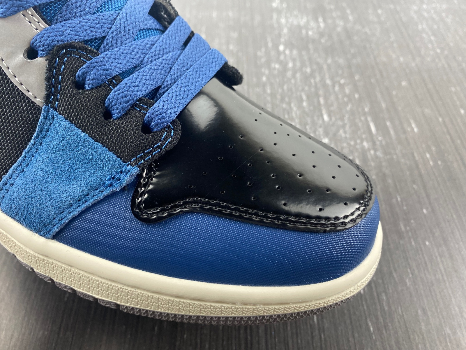 Air Jordan 1 Low SE Craft "Obsidian" DR8867-400