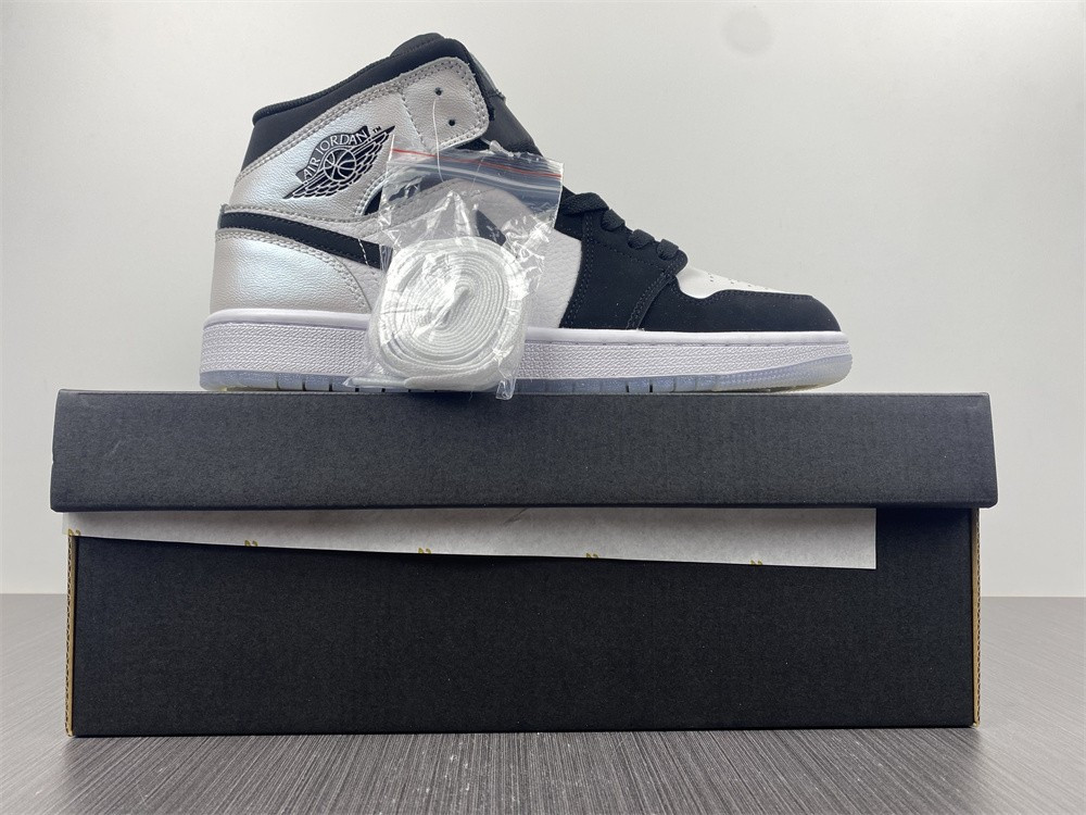 Air Jordan 1 Mid “Diamond Shorts” DH6933-100