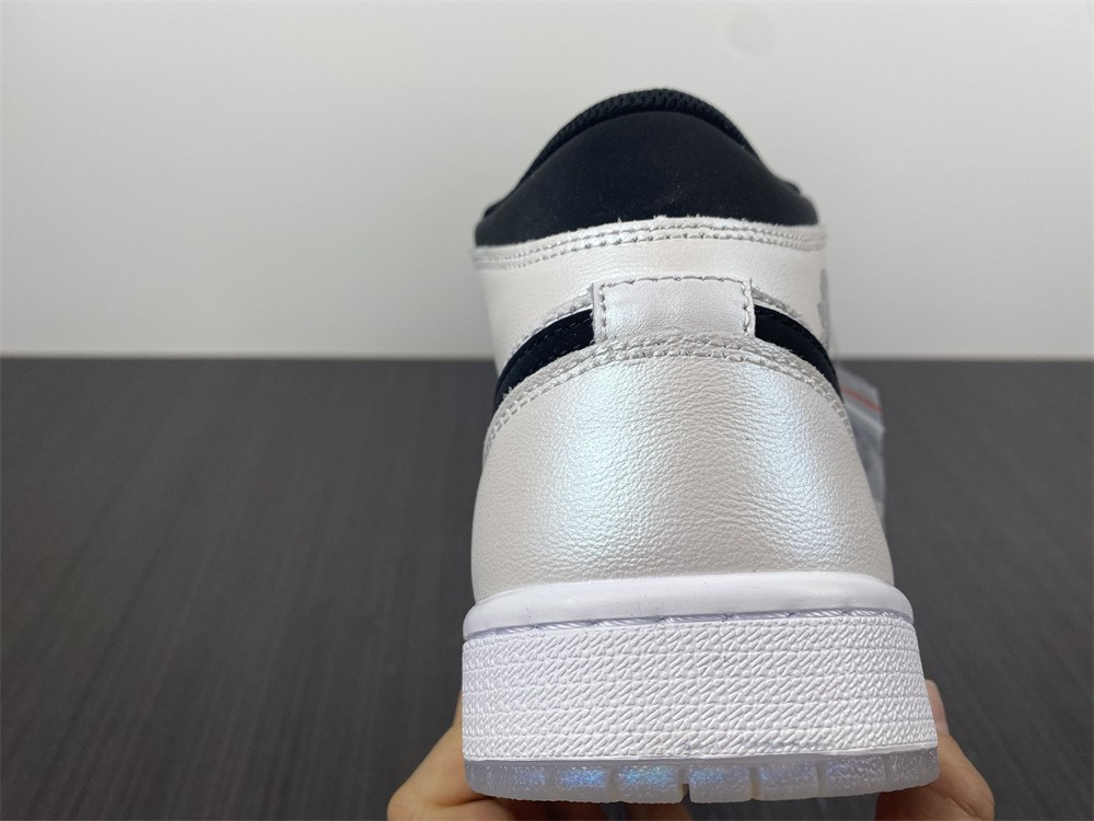Air Jordan 1 Mid “Diamond Shorts” DH6933-100