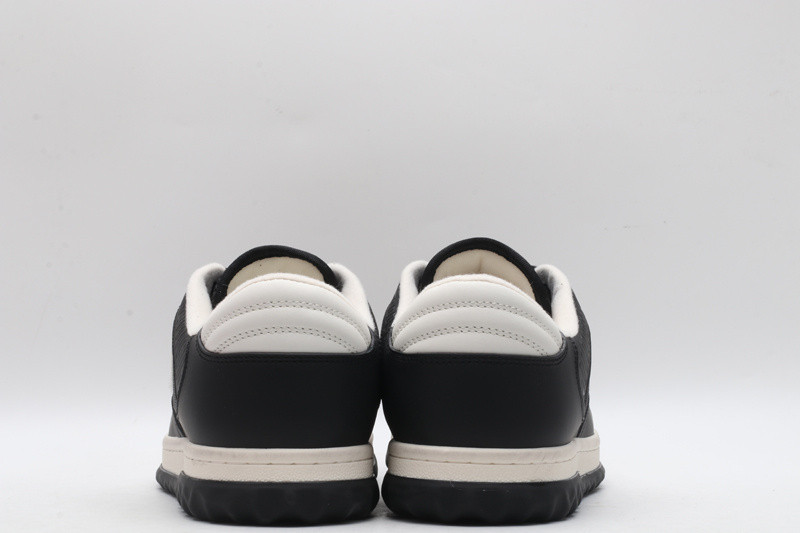 G*u*i sneakers