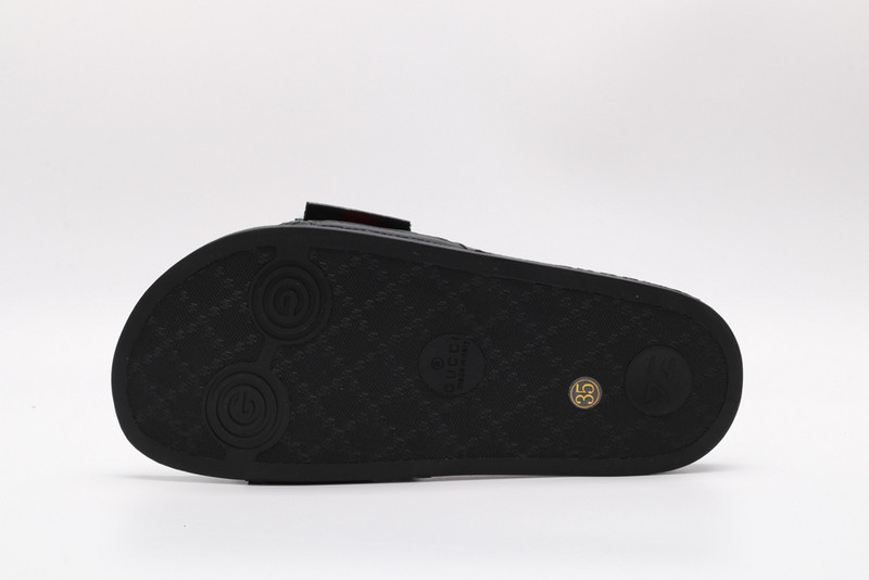 GUC LEATHER SLIDE