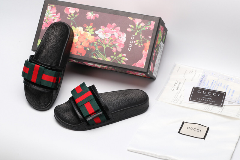 GUC LEATHER SLIDE