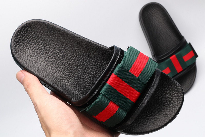 GUC LEATHER SLIDE