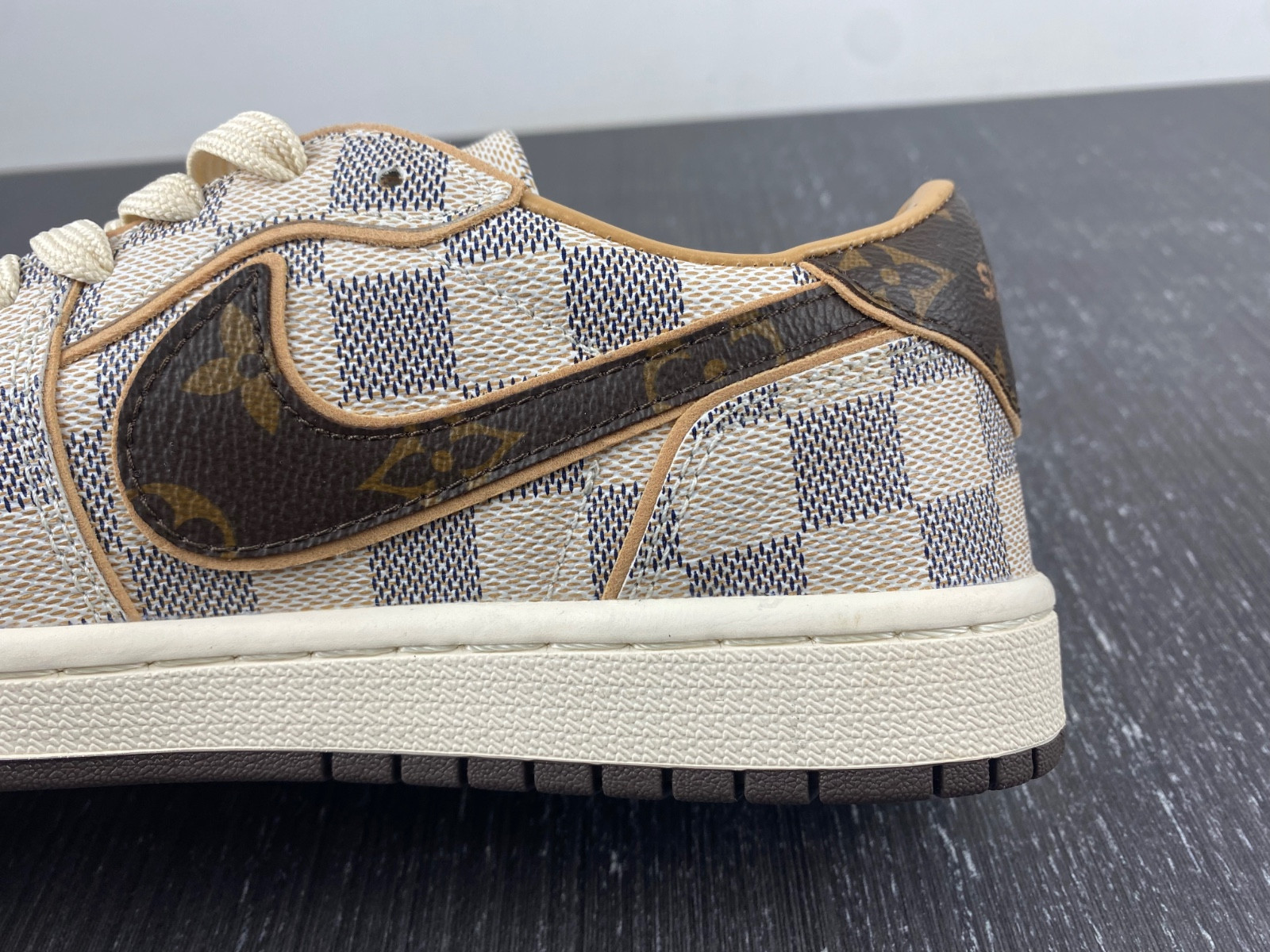 NIKE AIR FORCE 1 LOW BY VIRGIL ABLOH ( SPECIAL SHOES BOX)