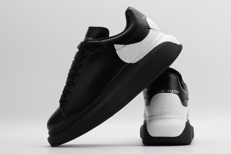 ALEXANDER MCQUEEN SNEAKER