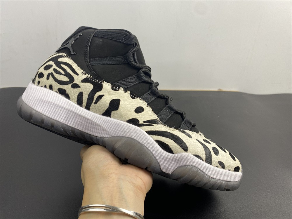 AIR JORDAN 11 “ANIMAL INSTINCT” AR0715-010