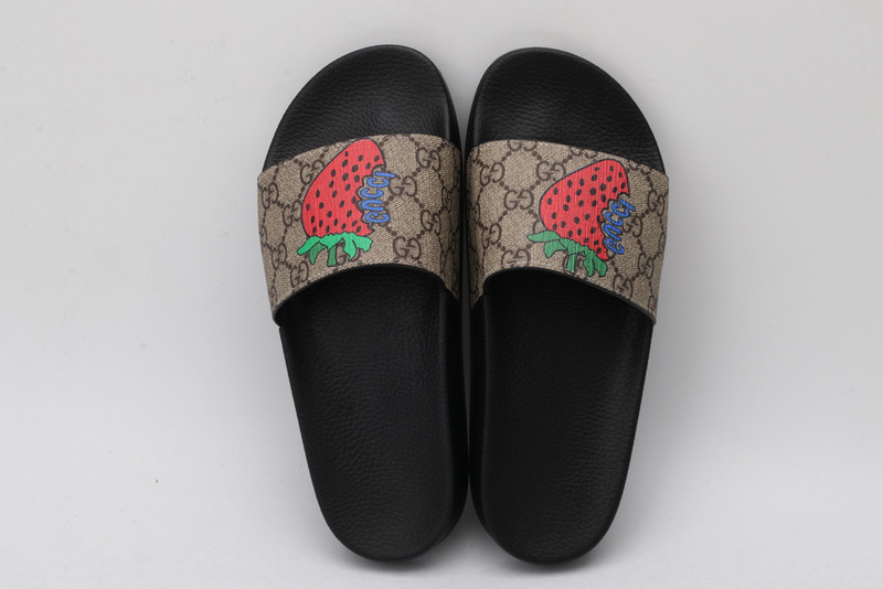 GUC LEATHER SLIDE