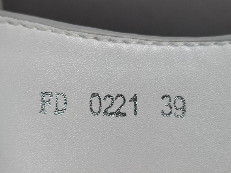 LOU1_TON SLIPPERS
