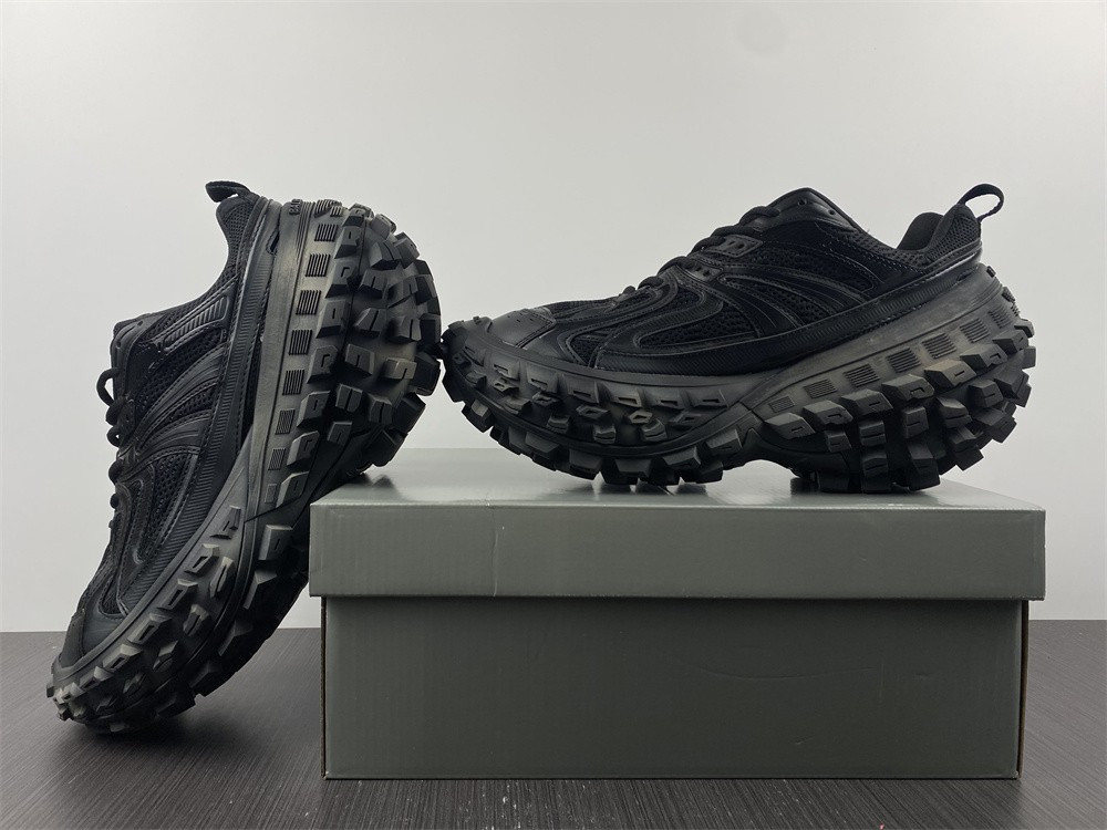 Ba*len*cia*ga bouncer chunky-sole sneakers