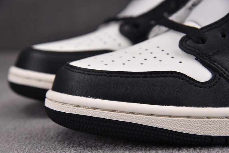 Air Jordan 1 Retro Low OG "Mocha" CZ0790-102