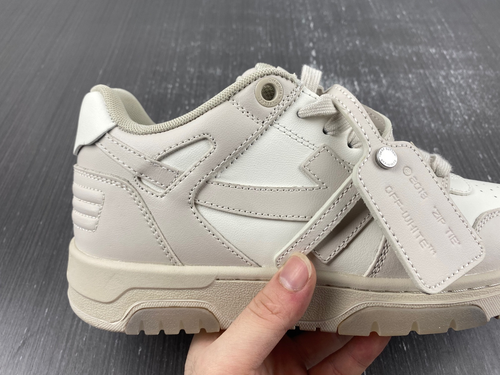 Off-White c/o Virgil Abloh