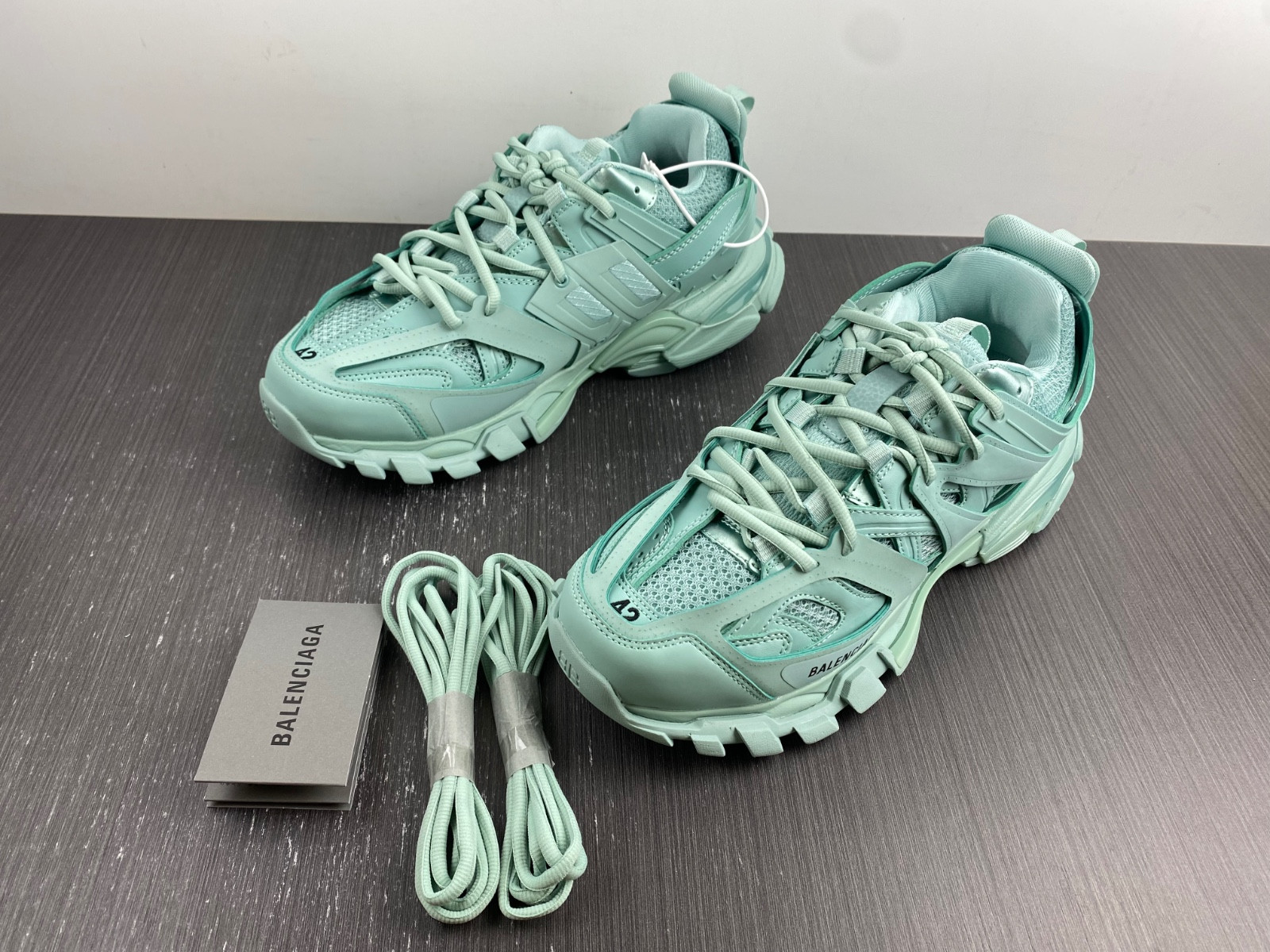 Ba*len*cia*ga track trainer 542023-w2la2-4010