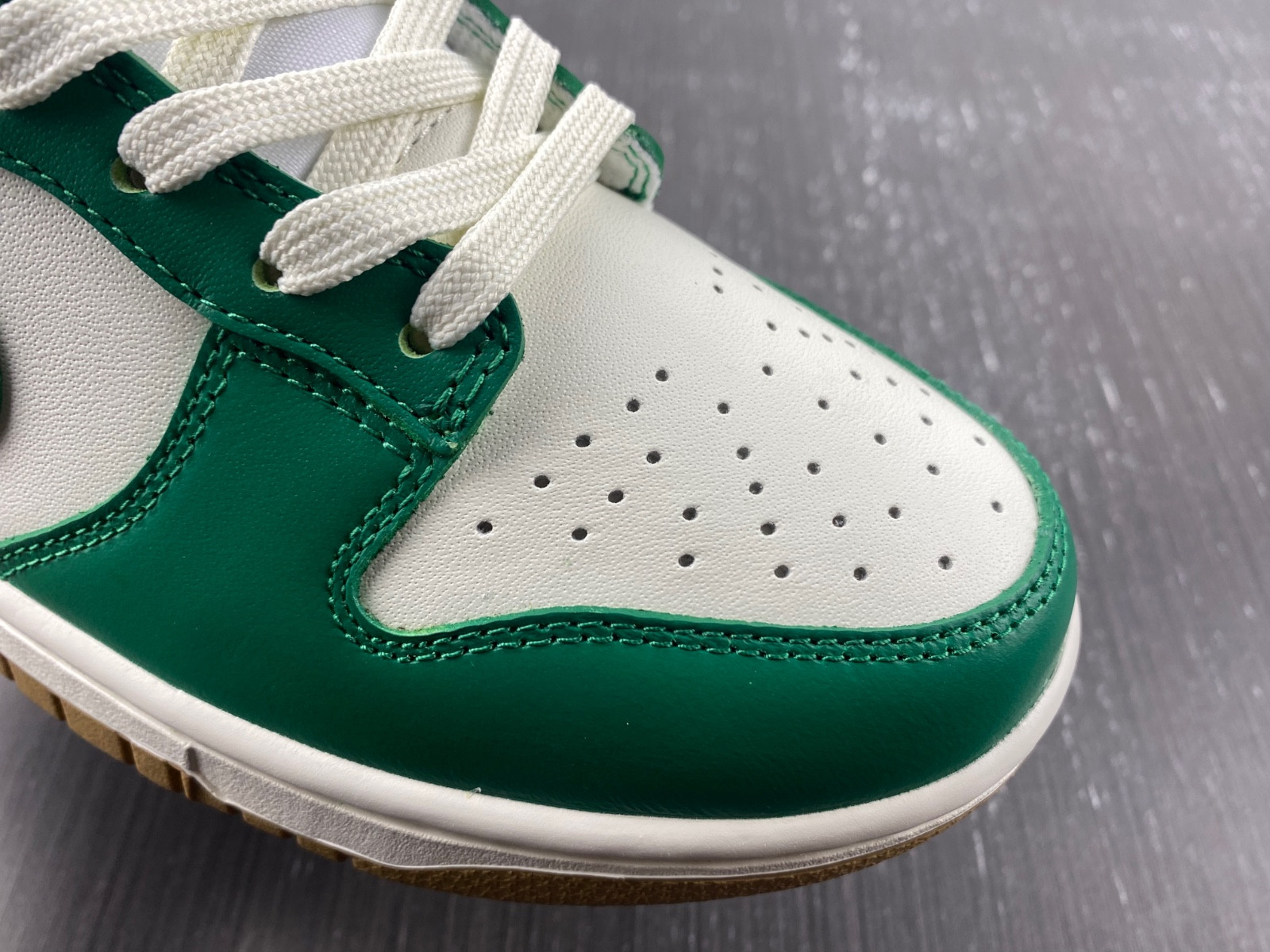 Nike Dunk Low Green White Metallic Gold FB7173-131