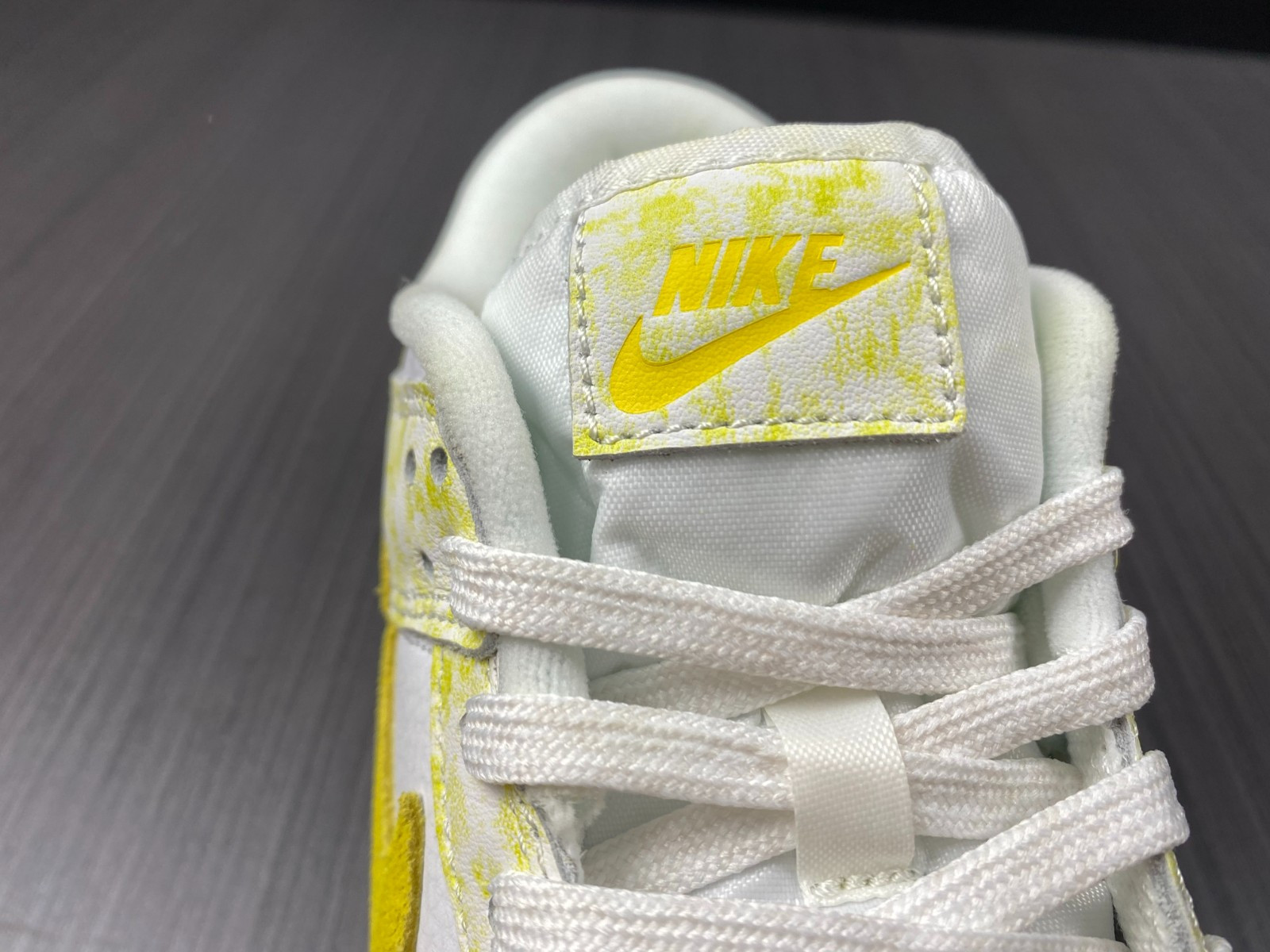 NIKE DUNK LOW “YELLOW STRIKE” DM9467-700
