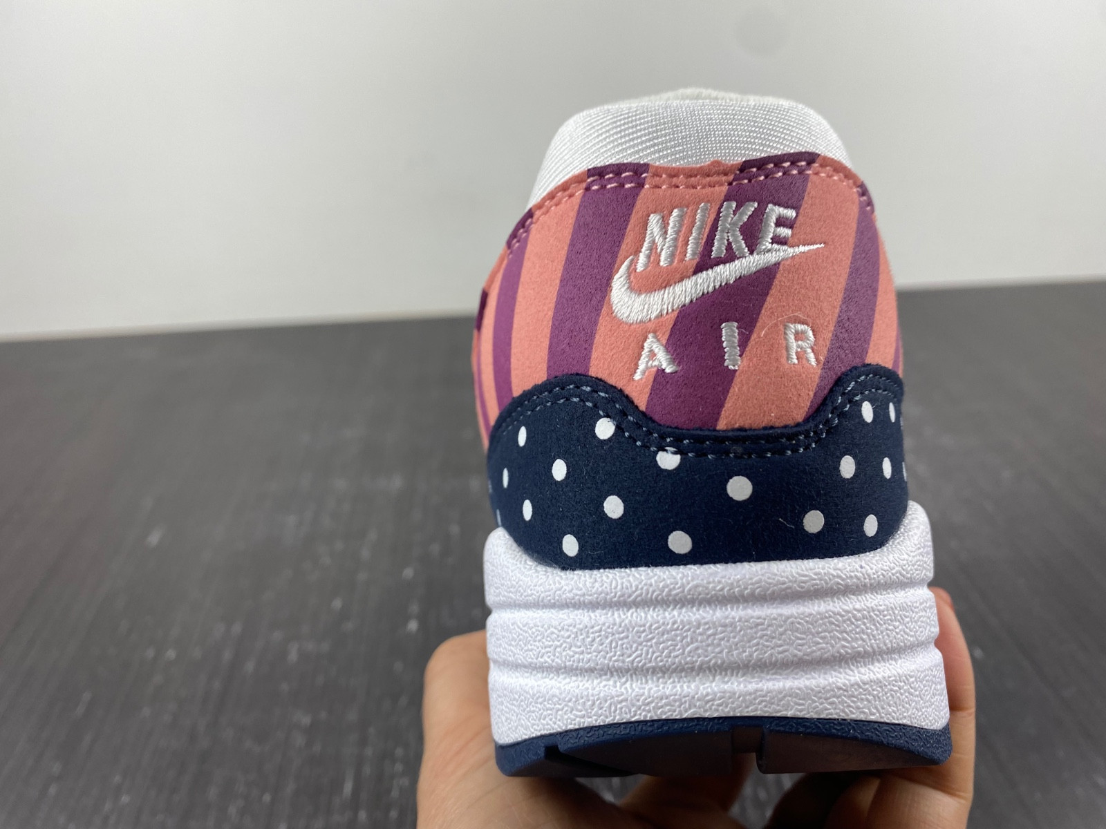 Nike Air Max 1 Parra (2018) - AT3057-100