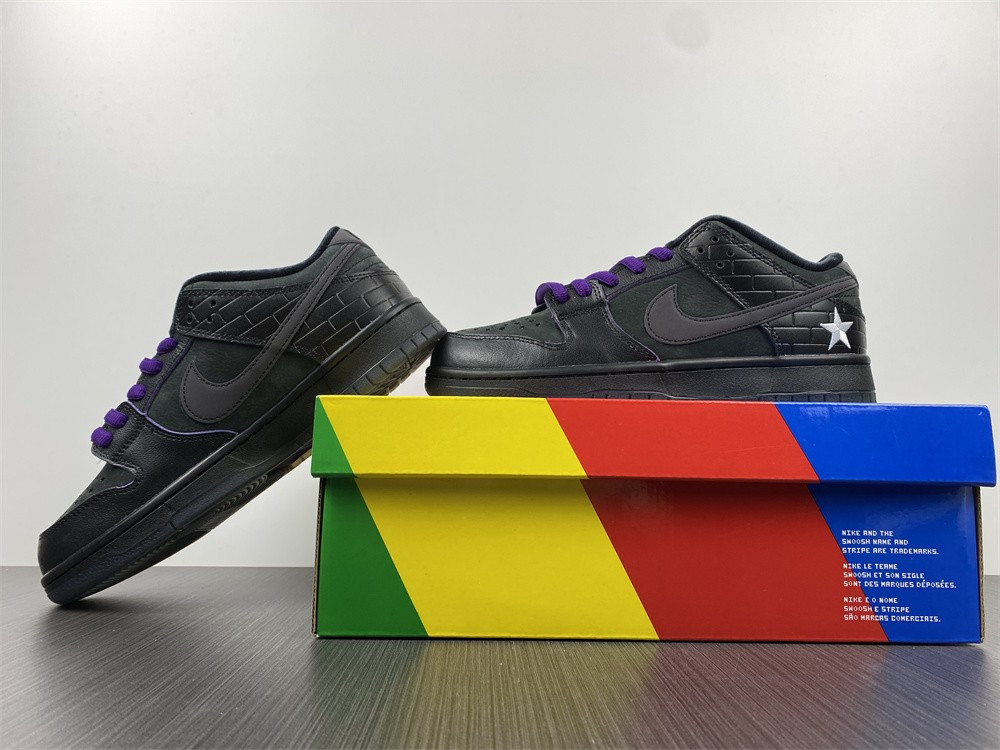 FAMILIA X NIKE SB DUNK LOW FIRST AVENUE DJ1159-001