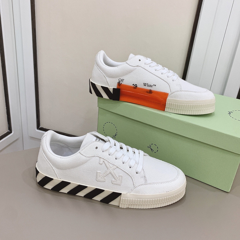 Off-White c/o Virgil Abloh