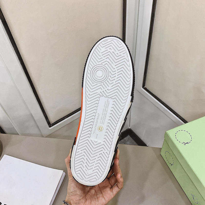 Off-White c/o Virgil Abloh