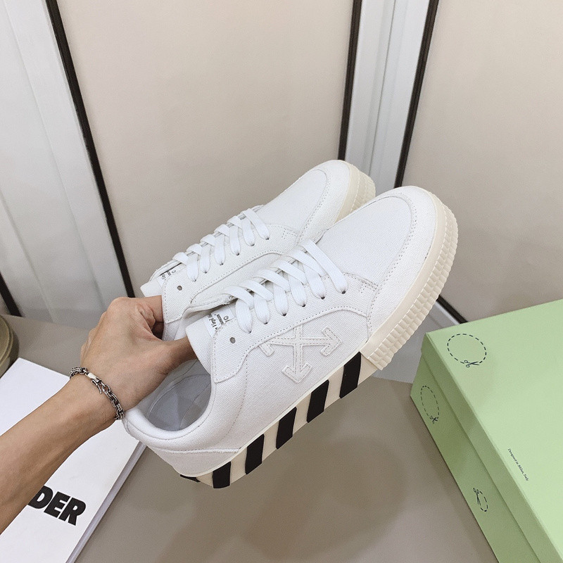 Off-White c/o Virgil Abloh