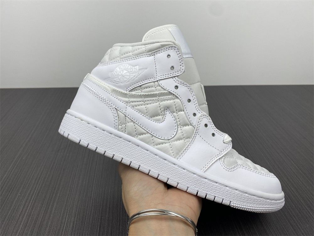 AIR JORDAN 1 MID SE 
