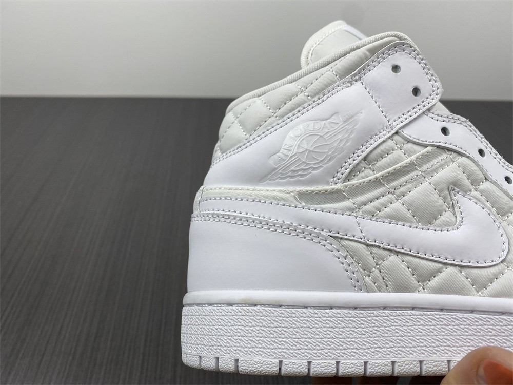 AIR JORDAN 1 MID SE 