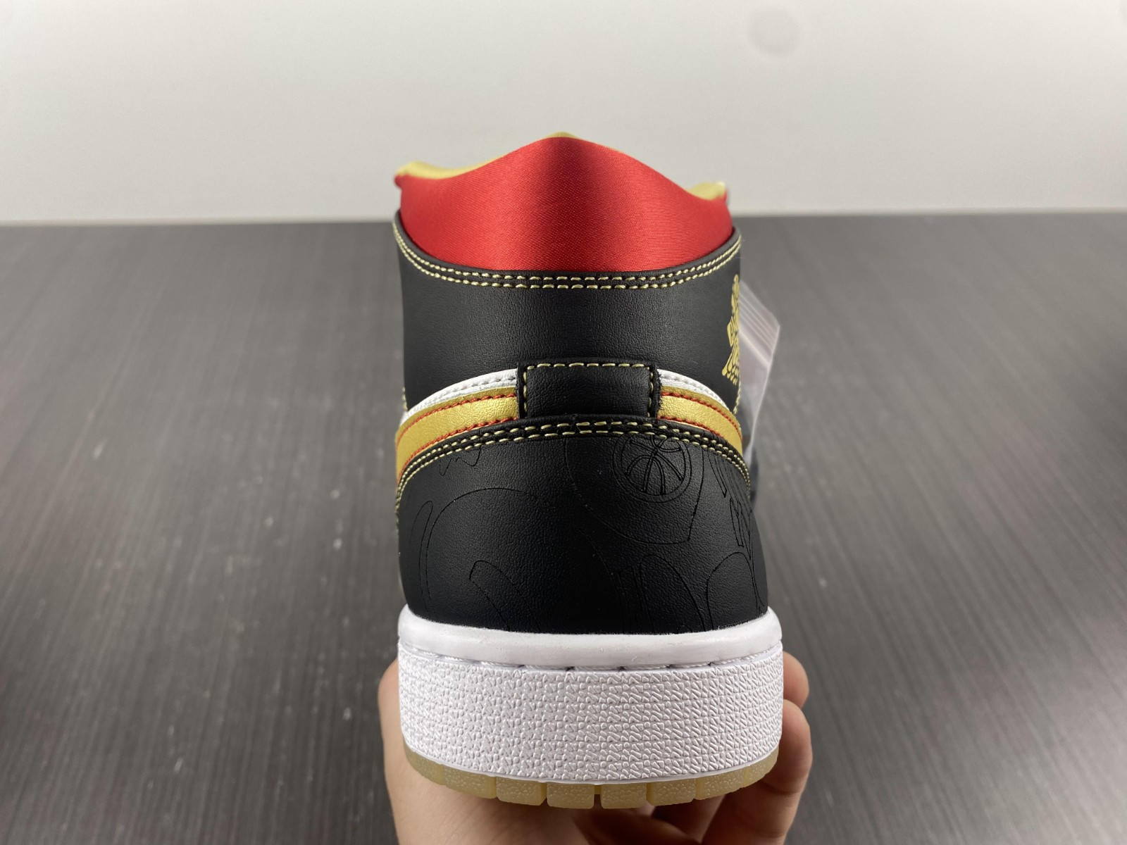 Air Jordan 1 Mid XQ DV0576-176