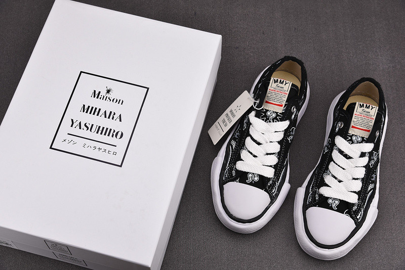 MAISON MIHARA SNEAKERS