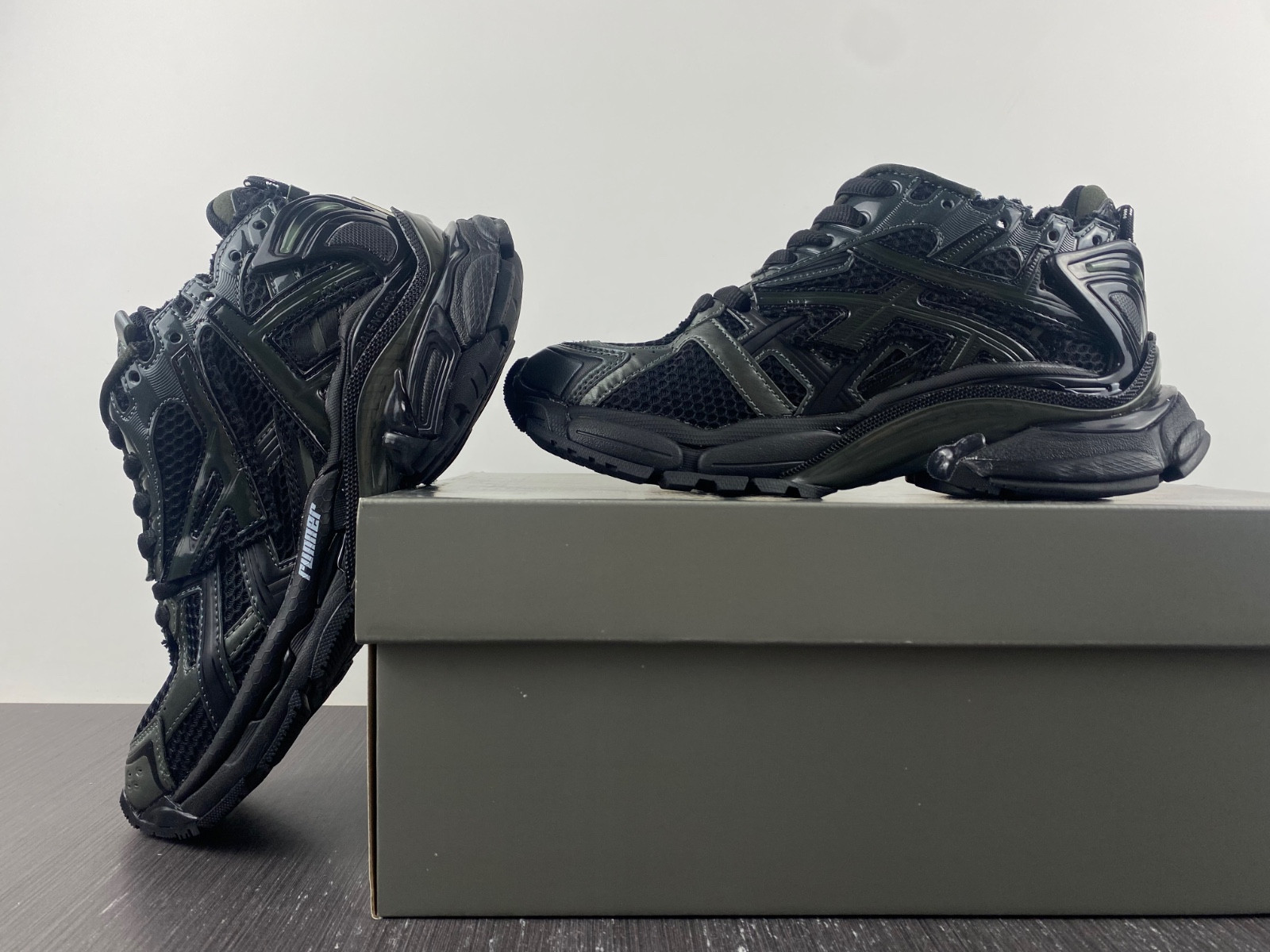 Ba*len*cia*ga runner 656063 w3rb6 1266 (dark green)