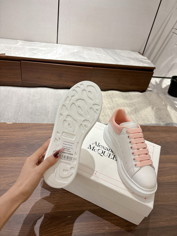 ALEXANDER MCQUEEN SNEAKER