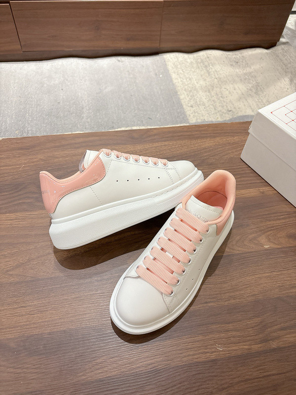 ALEXANDER MCQUEEN SNEAKER